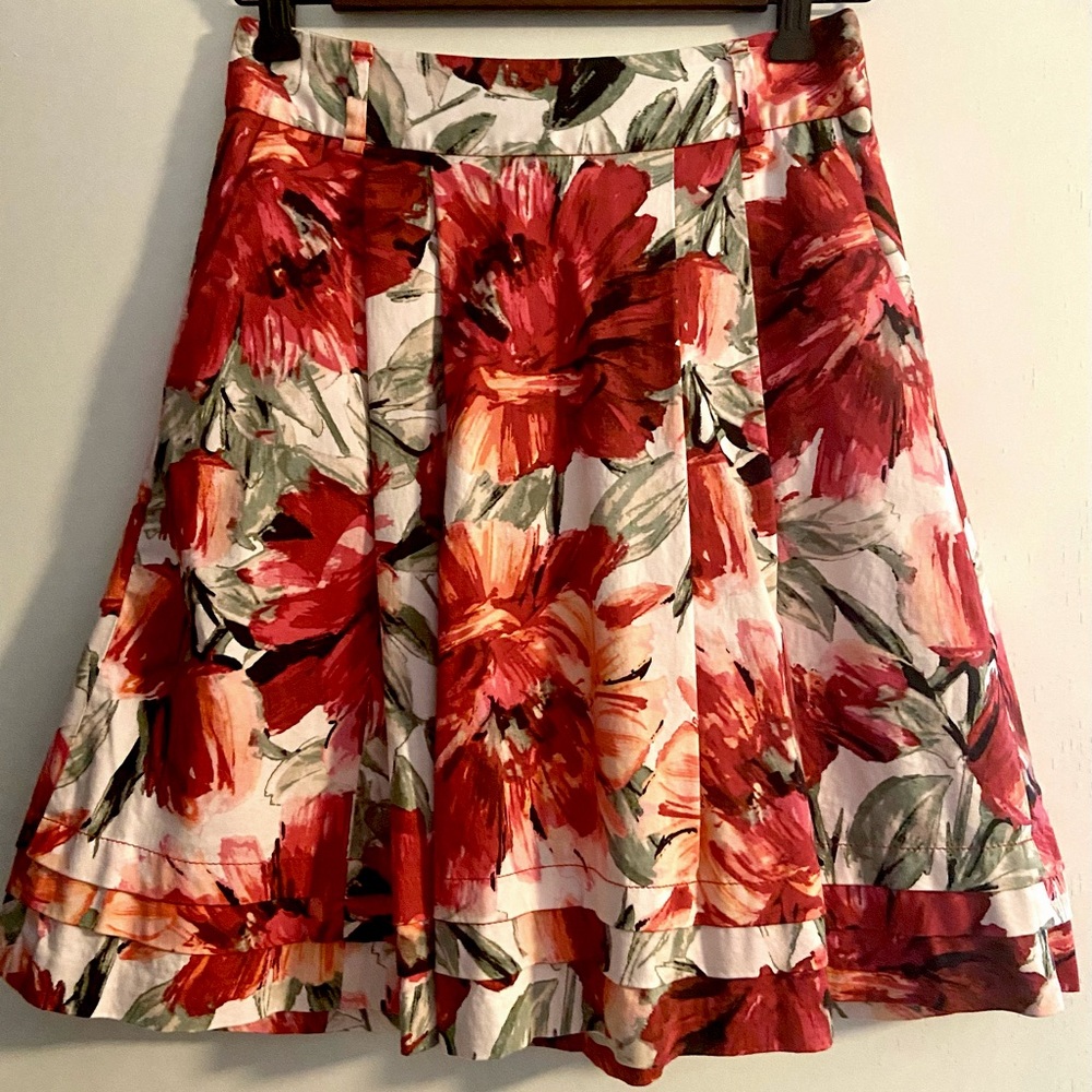 White House Black Market Floral Pleated Skirt Sz00